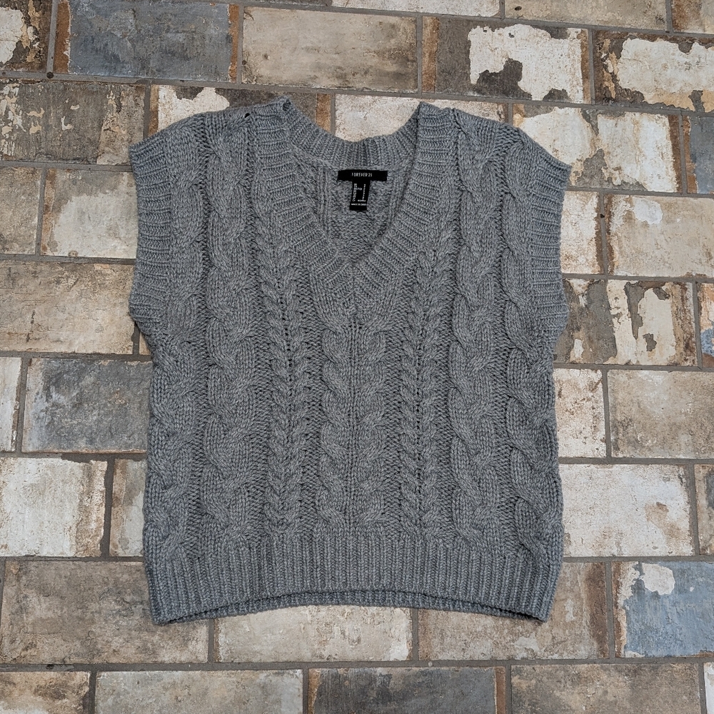 Forever 21 Women's Small Gray Acrylic Wool Sleeveless Pullover Sweater Vest